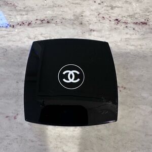 CHANEL Highlighting Powder - Ivory Gold
